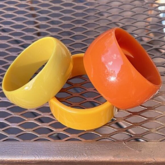 FALL AUTUMN SPECIAL – 3 LUCITE BANGLE BRACELET LOT - Picture 3 of 7